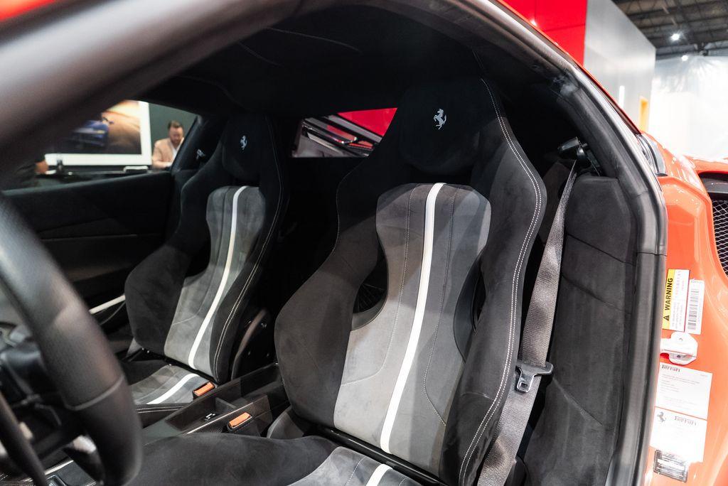 http://www.koenigseggchicago.com/galleria_images/106/106_p4_l.jpg
