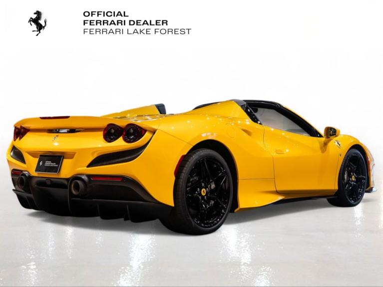 http://www.koenigseggchicago.com/galleria_images/107/107_p10_f.jpg