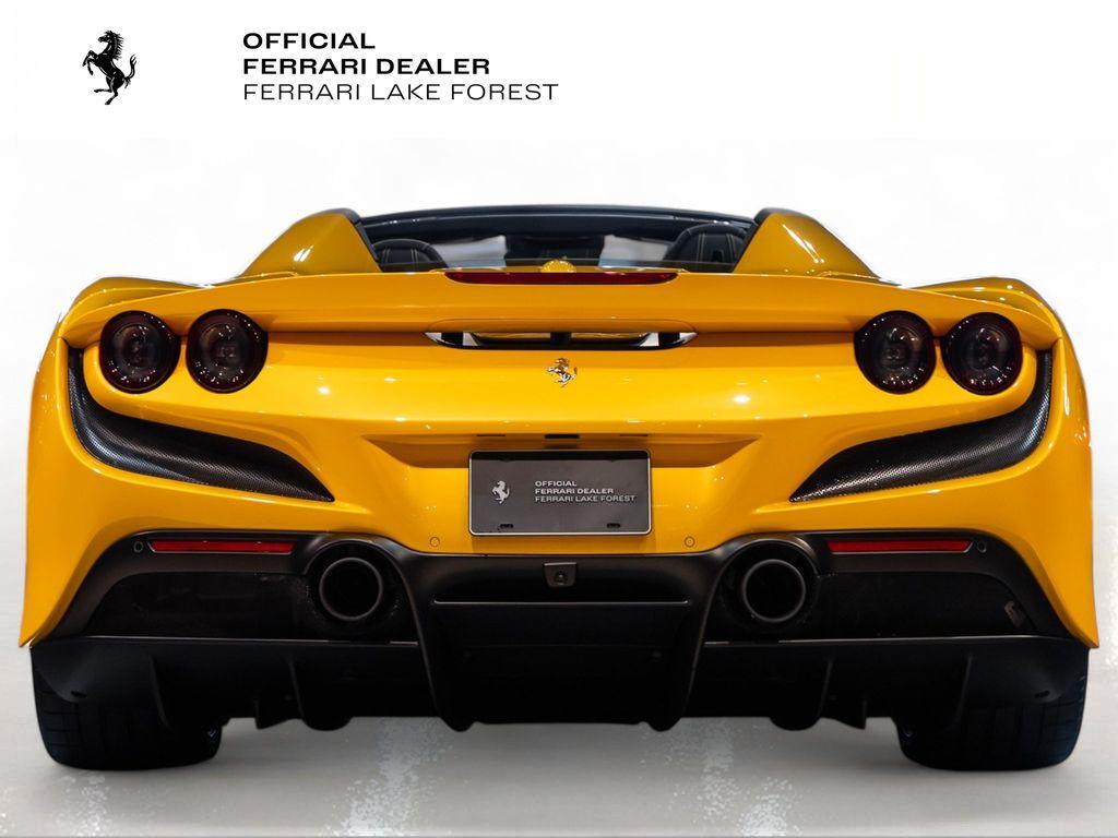 http://www.koenigseggchicago.com/galleria_images/107/107_p11_l.jpg