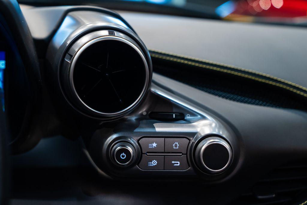 http://www.koenigseggchicago.com/galleria_images/107/107_p17_l.jpg