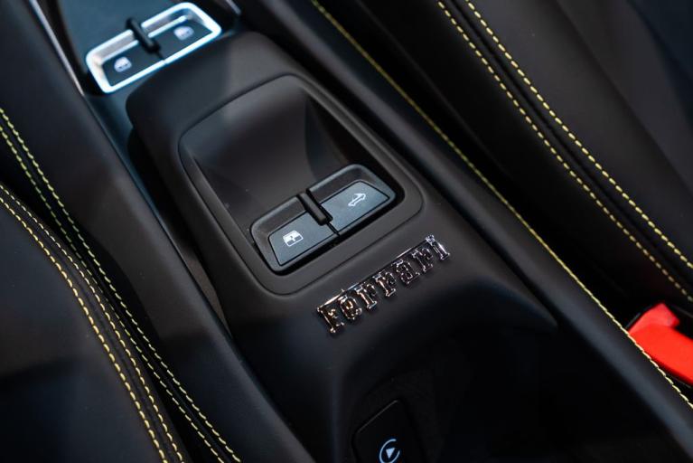 http://www.koenigseggchicago.com/galleria_images/107/107_p22_f.jpg