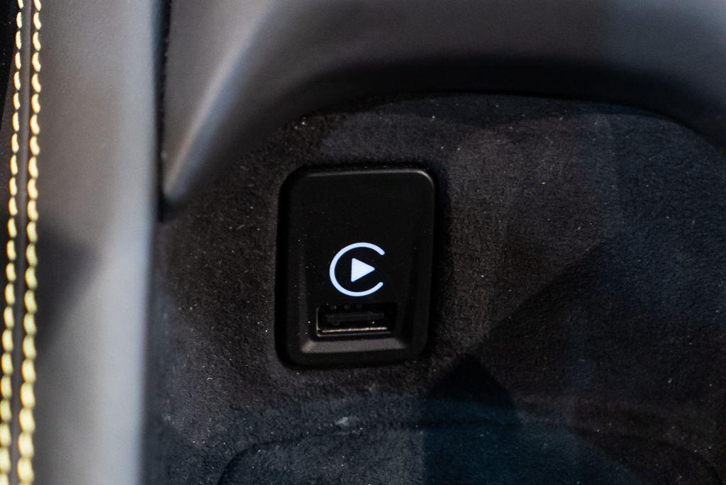 http://www.koenigseggchicago.com/galleria_images/107/107_p23_l.jpg