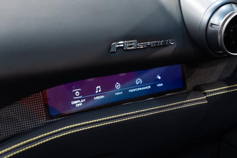 http://www.koenigseggchicago.com/galleria_images/107/107_p24_f.jpg