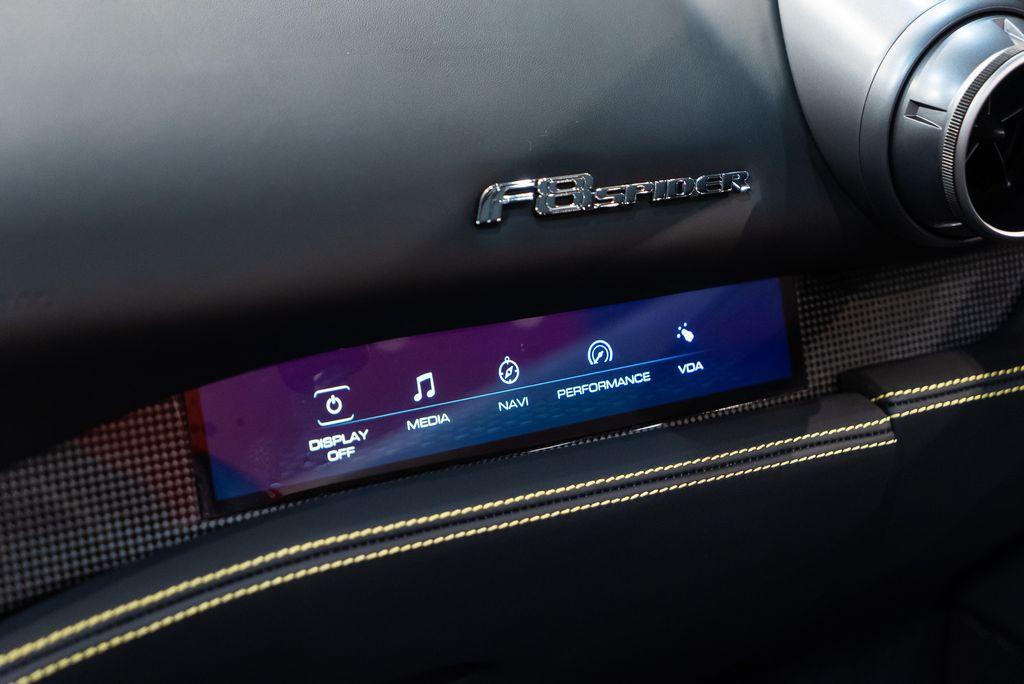 http://www.koenigseggchicago.com/galleria_images/107/107_p24_l.jpg