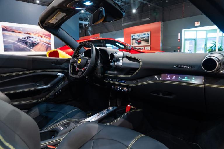 http://www.koenigseggchicago.com/galleria_images/107/107_p27_f.jpg