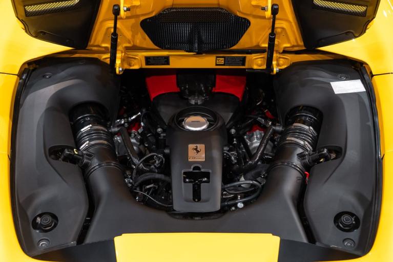 http://www.koenigseggchicago.com/galleria_images/107/107_p37_f.jpg