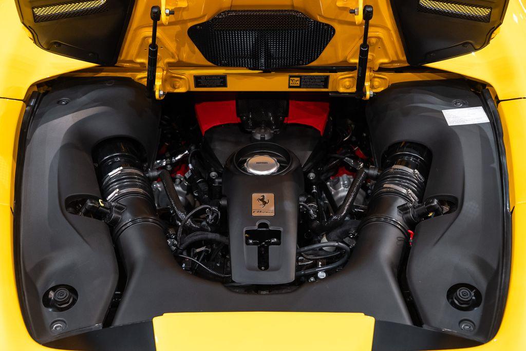 http://www.koenigseggchicago.com/galleria_images/107/107_p37_l.jpg