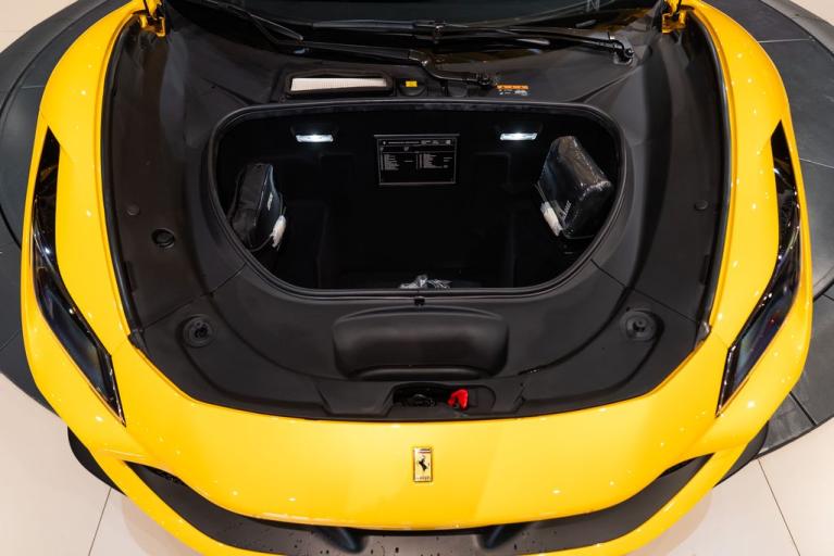 http://www.koenigseggchicago.com/galleria_images/107/107_p40_f.jpg