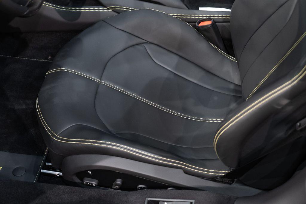 http://www.koenigseggchicago.com/galleria_images/107/107_p43_l.jpg