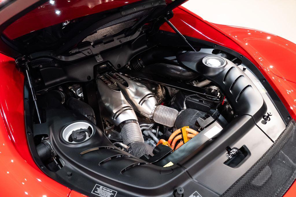 http://www.koenigseggchicago.com/galleria_images/108/108_p16_l.jpg