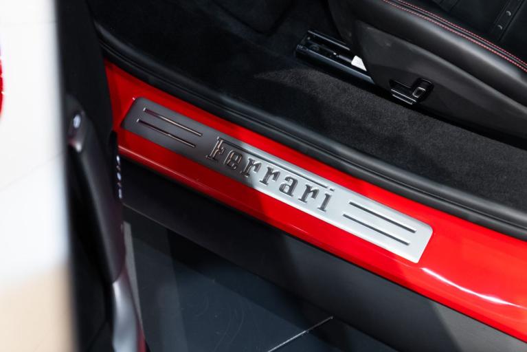 http://www.koenigseggchicago.com/galleria_images/108/108_p24_f.jpg