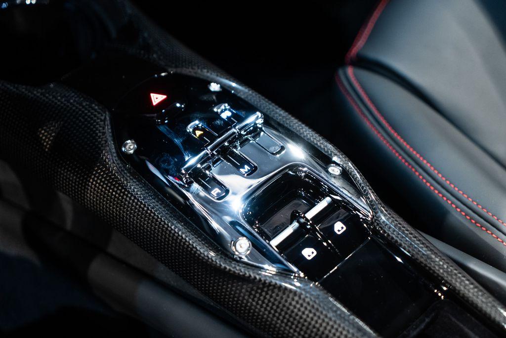 http://www.koenigseggchicago.com/galleria_images/108/108_p35_l.jpg