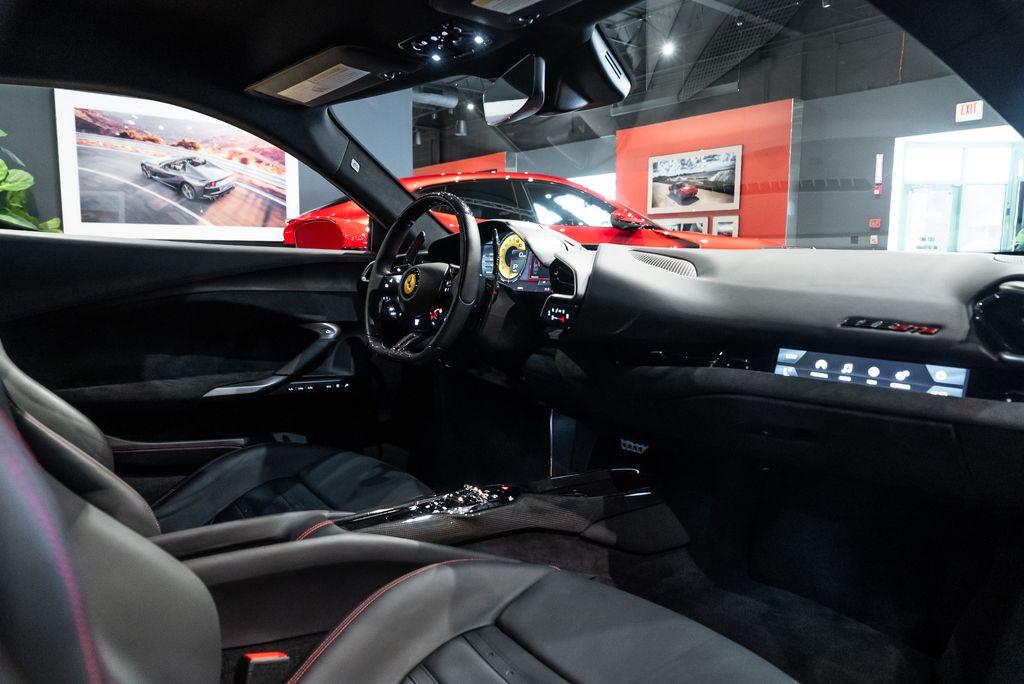 http://www.koenigseggchicago.com/galleria_images/108/108_p36_l.jpg