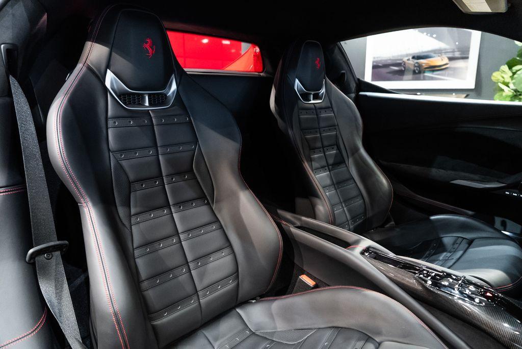 http://www.koenigseggchicago.com/galleria_images/108/108_p38_l.jpg