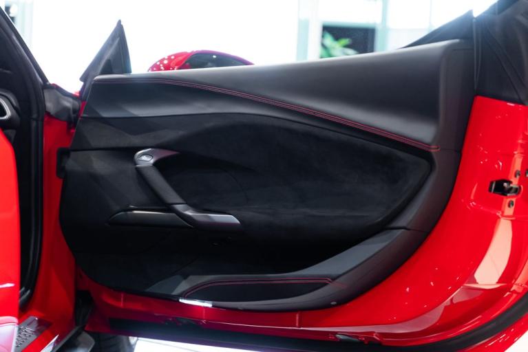 http://www.koenigseggchicago.com/galleria_images/108/108_p39_f.jpg