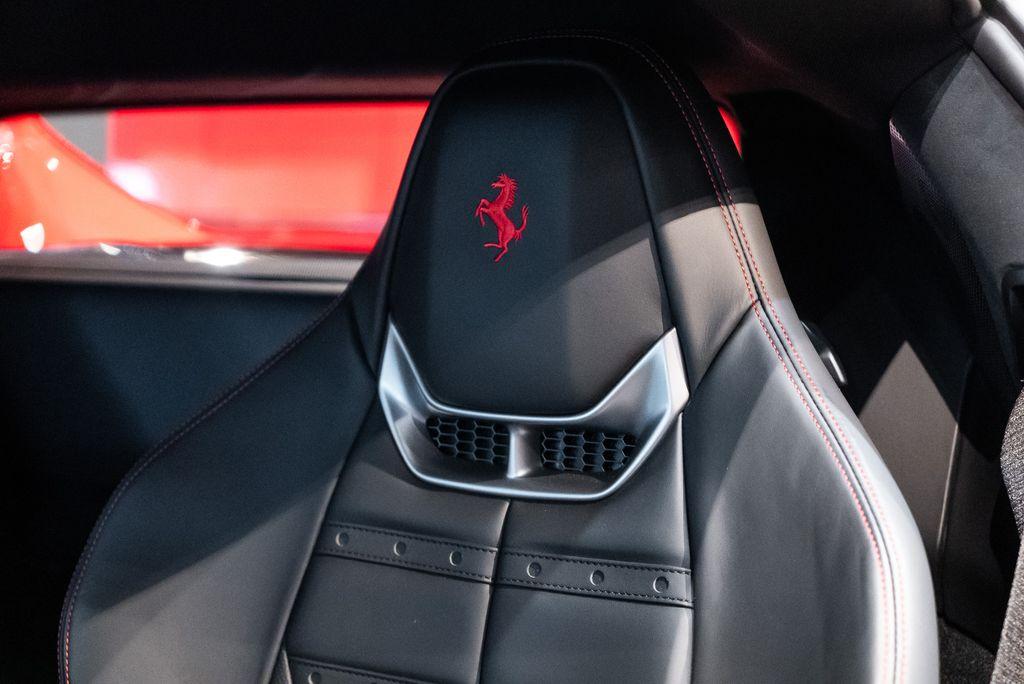 http://www.koenigseggchicago.com/galleria_images/108/108_p6_l.jpg