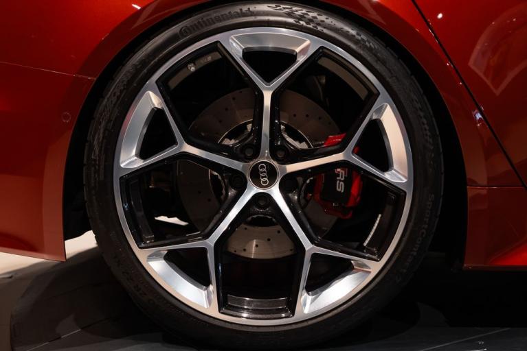 http://www.koenigseggchicago.com/galleria_images/109/109_p14_f.jpg