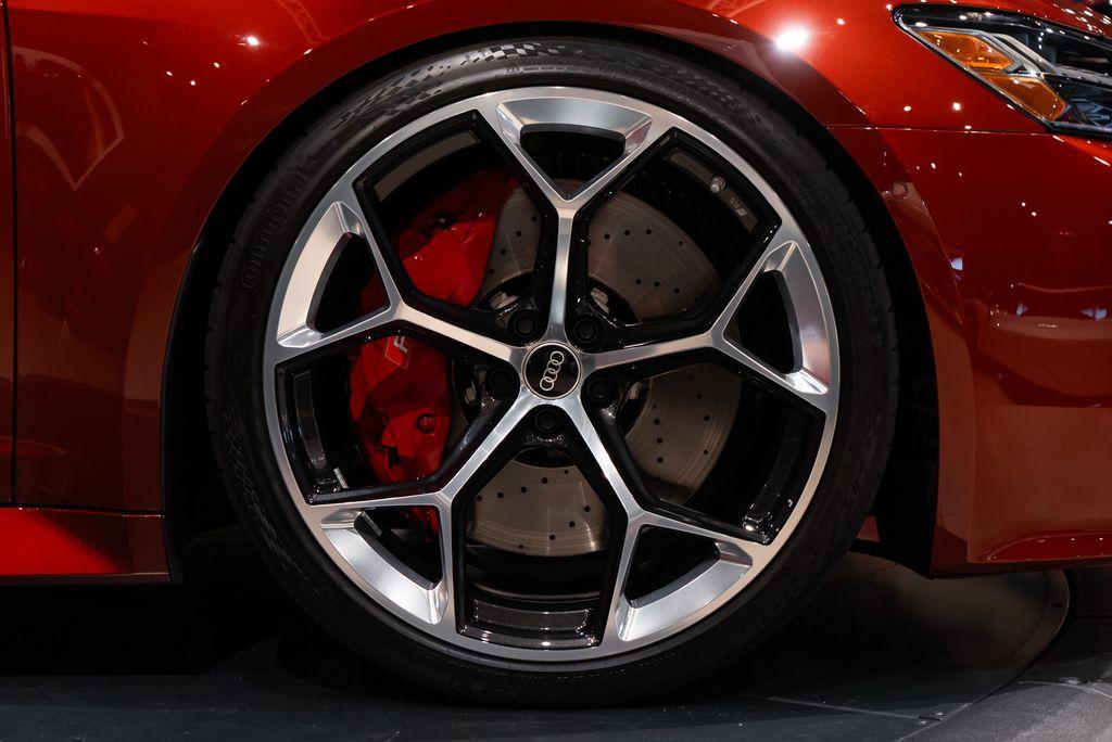 http://www.koenigseggchicago.com/galleria_images/109/109_p15_l.jpg