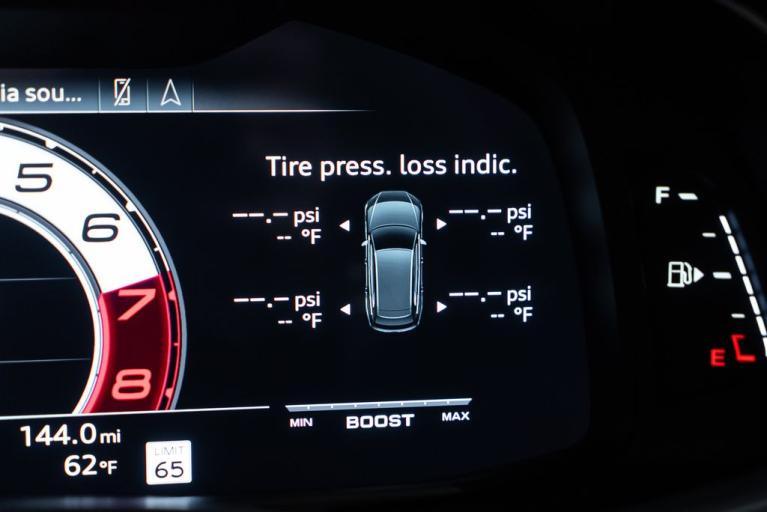 http://www.koenigseggchicago.com/galleria_images/109/109_p22_f.jpg
