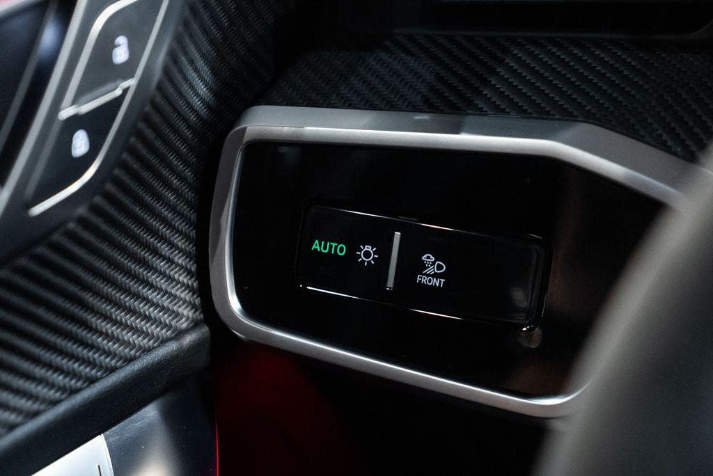 http://www.koenigseggchicago.com/galleria_images/109/109_p23_l.jpg