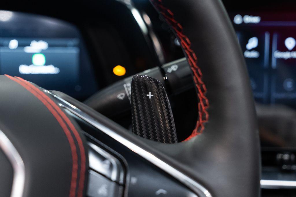 http://www.koenigseggchicago.com/galleria_images/110/110_p27_l.jpg