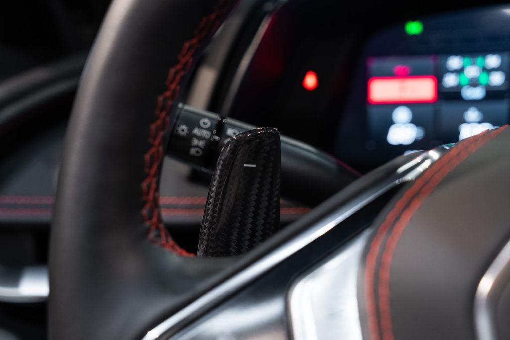 http://www.koenigseggchicago.com/galleria_images/110/110_p28_l.jpg