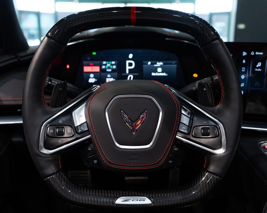 http://www.koenigseggchicago.com/galleria_images/110/110_p2_l.jpg
