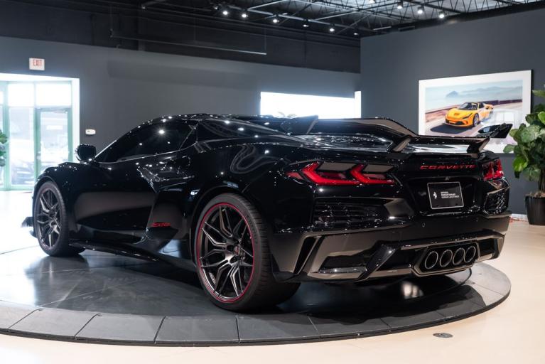 http://www.koenigseggchicago.com/galleria_images/110/110_p42_f.jpg