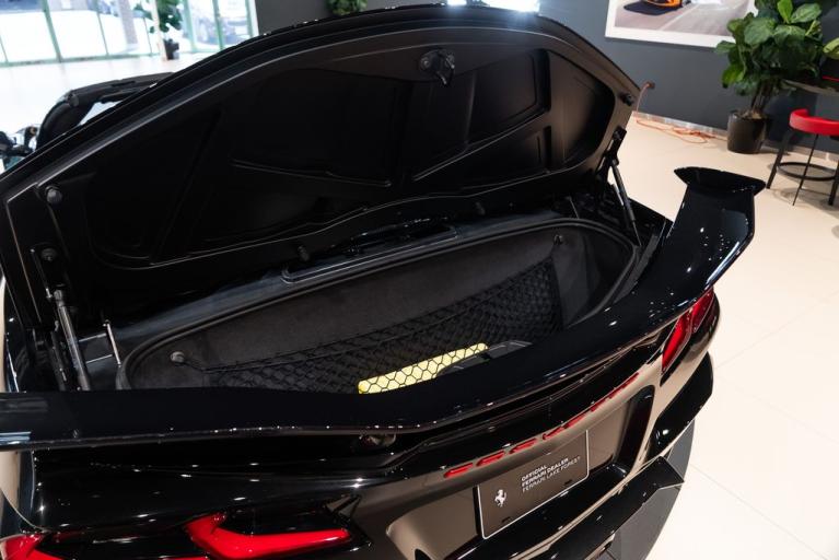 http://www.koenigseggchicago.com/galleria_images/110/110_p8_f.jpg