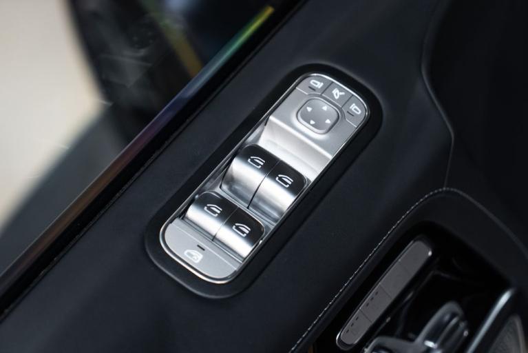 http://www.koenigseggchicago.com/galleria_images/111/111_p27_f.jpg