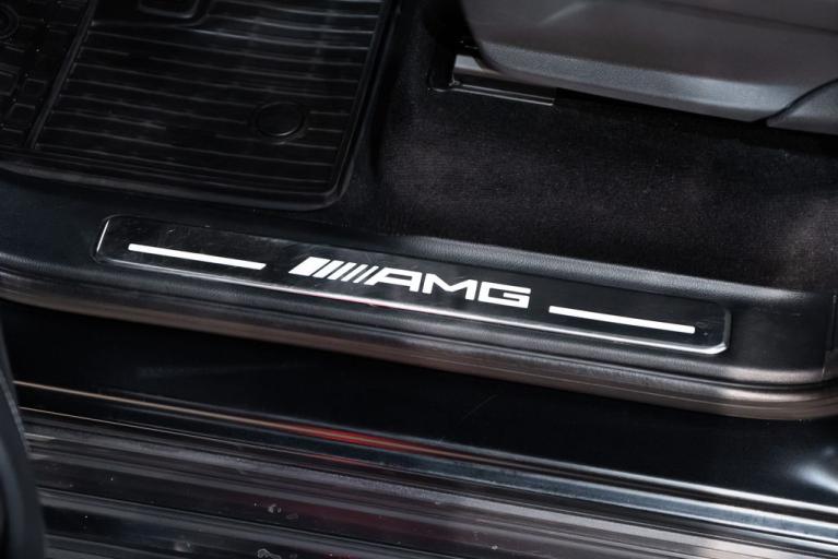 http://www.koenigseggchicago.com/galleria_images/111/111_p29_f.jpg