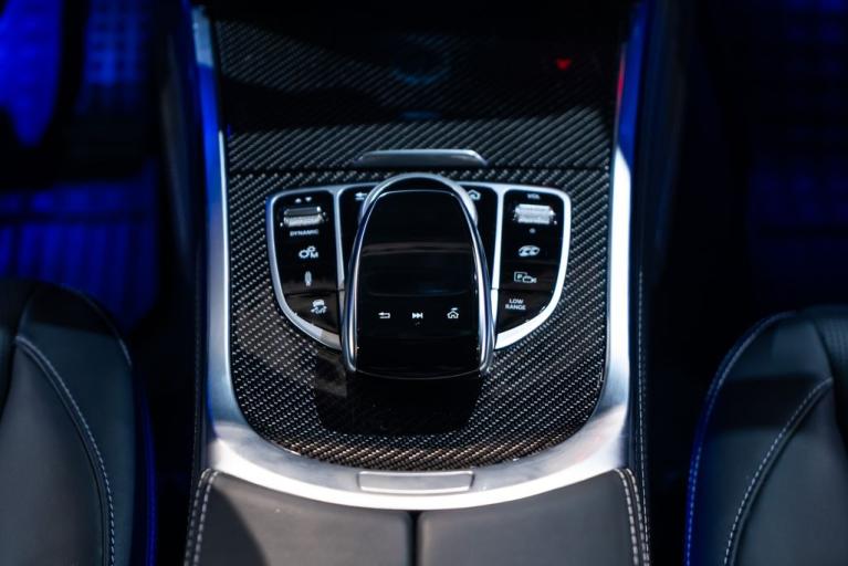http://www.koenigseggchicago.com/galleria_images/111/111_p35_f.jpg