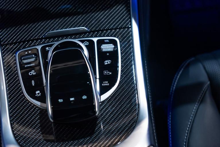 http://www.koenigseggchicago.com/galleria_images/111/111_p36_f.jpg