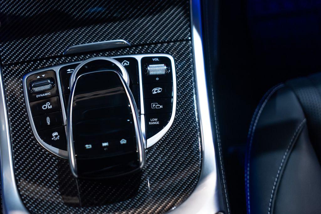 http://www.koenigseggchicago.com/galleria_images/111/111_p36_l.jpg