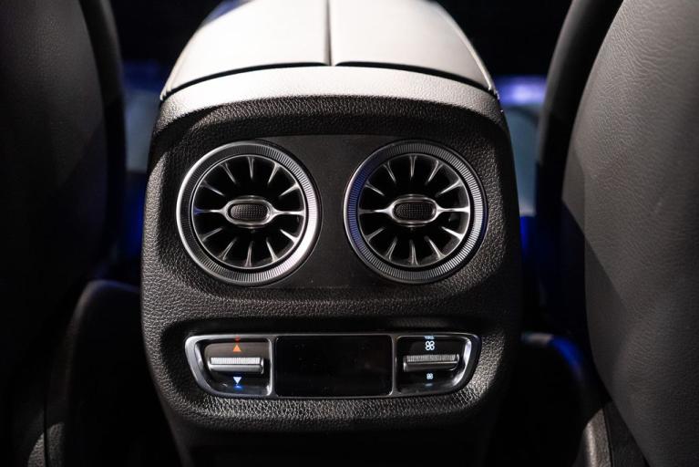 http://www.koenigseggchicago.com/galleria_images/111/111_p46_f.jpg