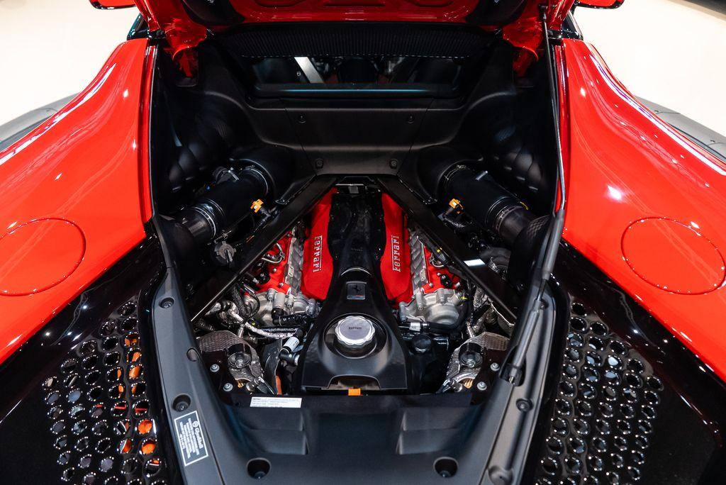 http://www.koenigseggchicago.com/galleria_images/112/112_p18_l.jpg