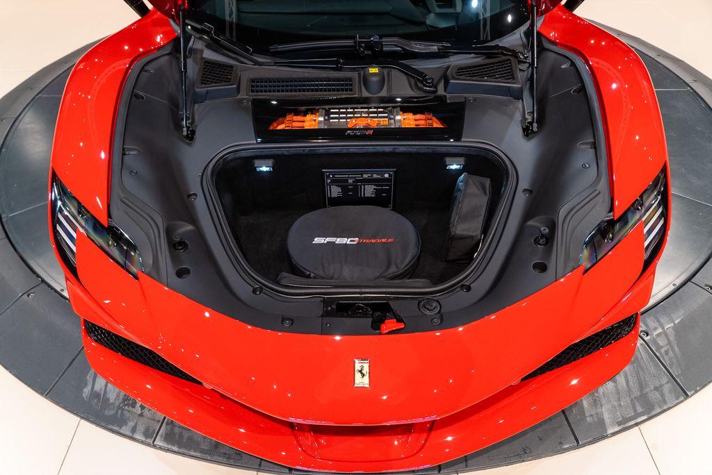 http://www.koenigseggchicago.com/galleria_images/112/112_p23_l.jpg
