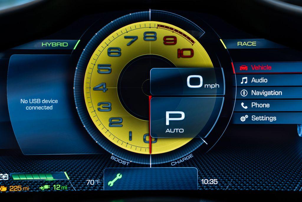 http://www.koenigseggchicago.com/galleria_images/112/112_p33_l.jpg