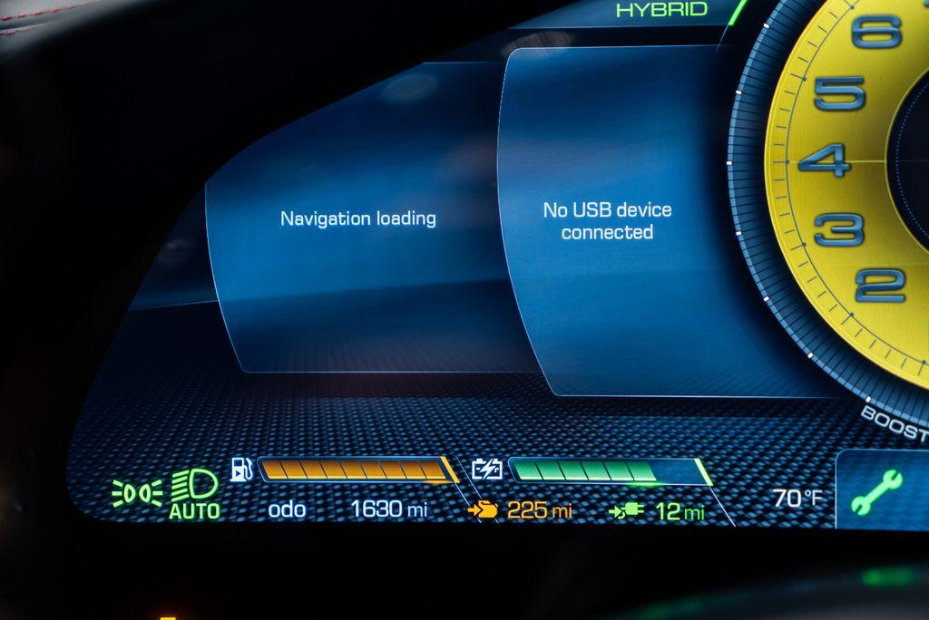 http://www.koenigseggchicago.com/galleria_images/112/112_p34_l.jpg