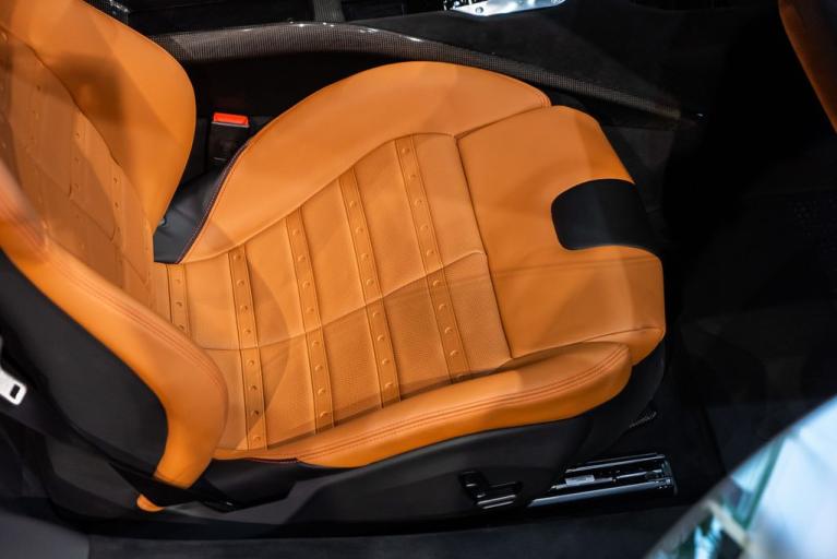 http://www.koenigseggchicago.com/galleria_images/112/112_p41_f.jpg