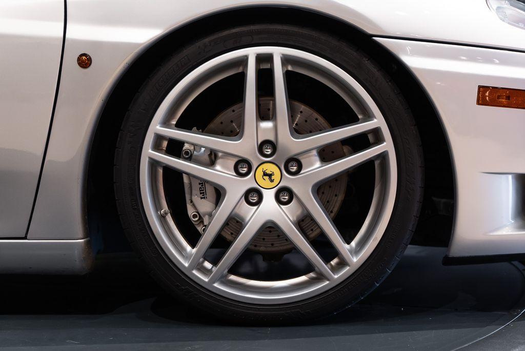 http://www.koenigseggchicago.com/galleria_images/113/113_p16_l.jpg