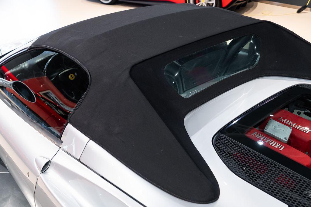http://www.koenigseggchicago.com/galleria_images/113/113_p20_l.jpg