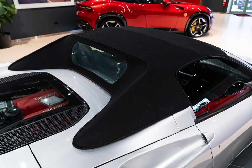 http://www.koenigseggchicago.com/galleria_images/113/113_p26_l.jpg