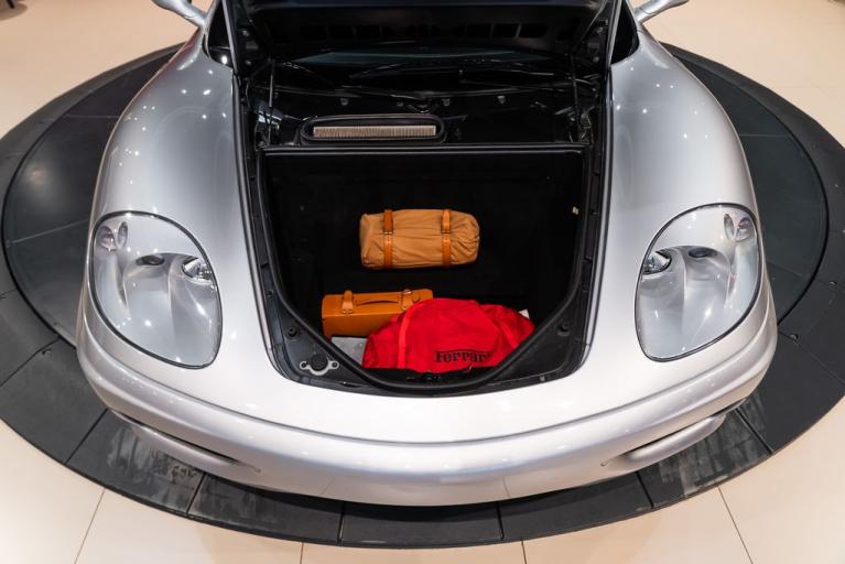 http://www.koenigseggchicago.com/galleria_images/113/113_p28_f.jpg