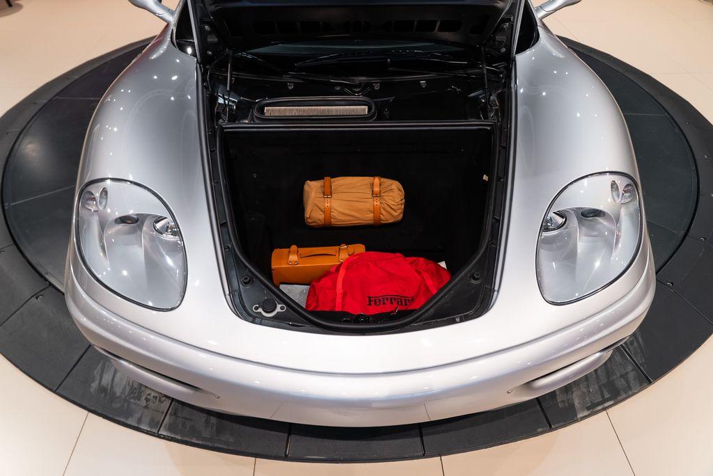 http://www.koenigseggchicago.com/galleria_images/113/113_p28_l.jpg