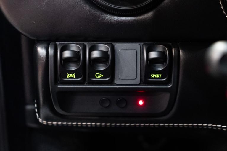 http://www.koenigseggchicago.com/galleria_images/113/113_p40_f.jpg