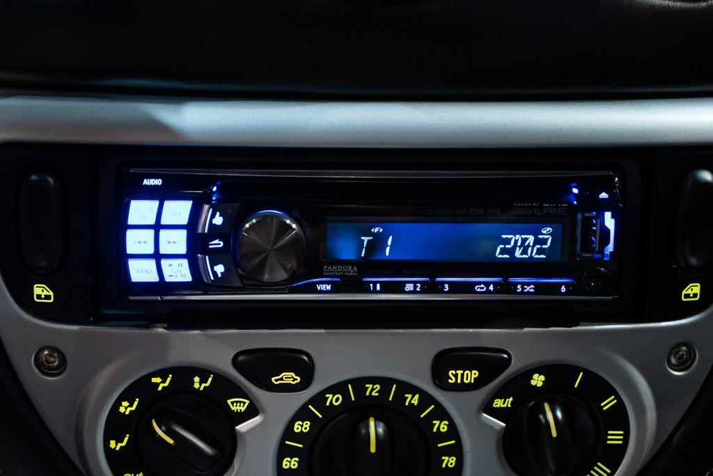 http://www.koenigseggchicago.com/galleria_images/113/113_p43_l.jpg