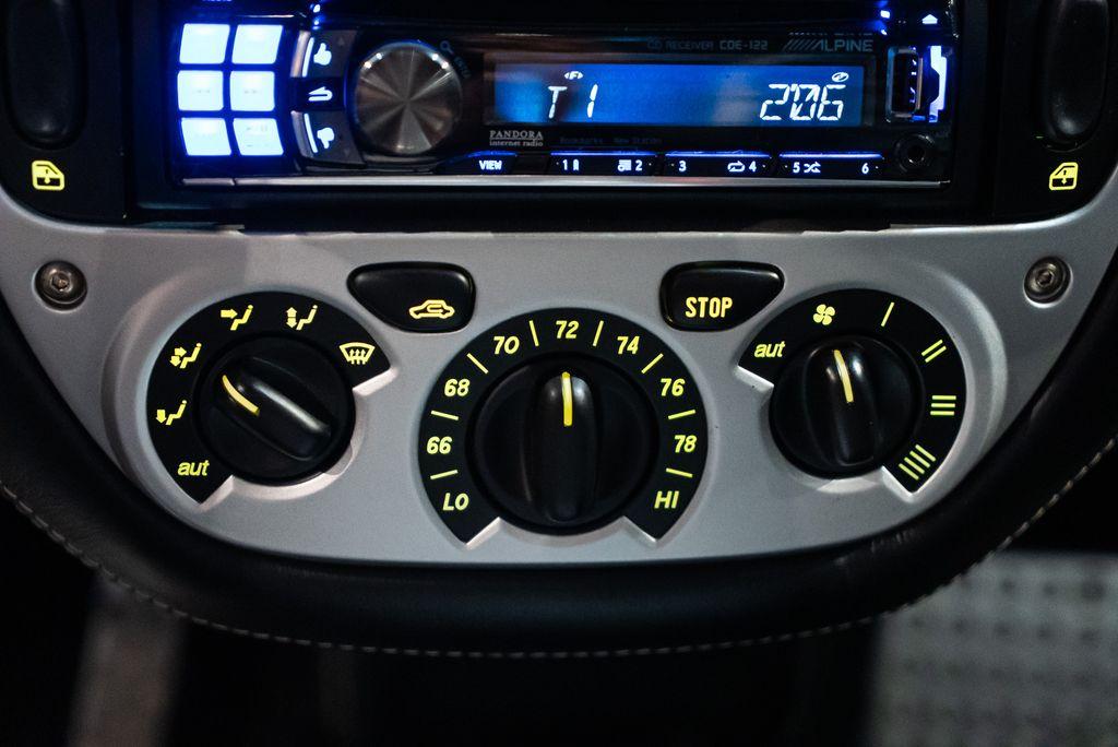 http://www.koenigseggchicago.com/galleria_images/113/113_p44_l.jpg