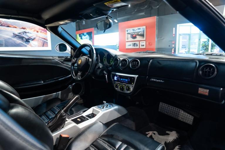 http://www.koenigseggchicago.com/galleria_images/113/113_p50_f.jpg