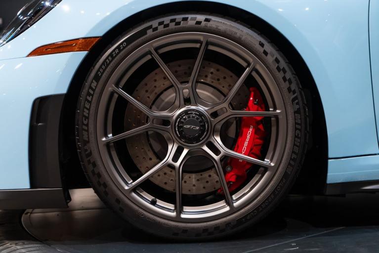 http://www.koenigseggchicago.com/galleria_images/114/114_p12_f.jpg